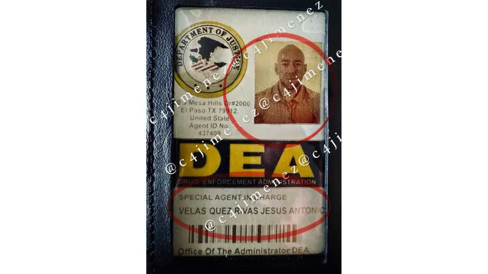 Junto a su cuerpo encontraron identificaciones falsas de la DEA/X