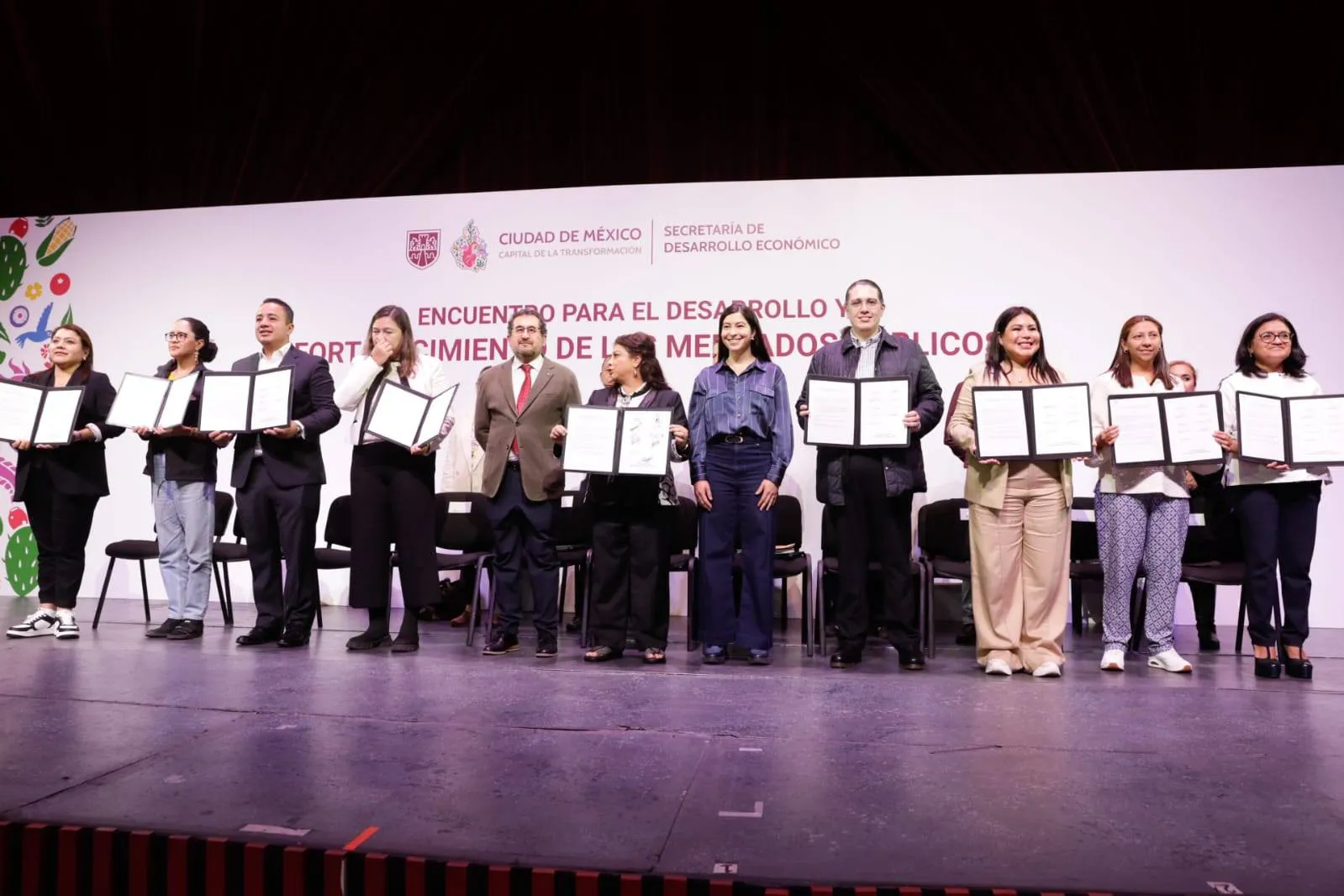 El Gobierno de la CDMX firmó 13 acuerdos para mejorar los mercados públicos / Especial