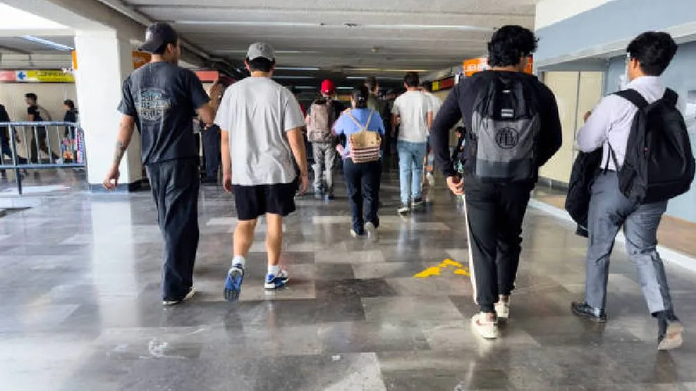 Mujer es presuntamente picada con una jeringa en el Metro de la CDMX/iStock