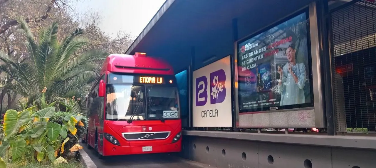 En las unidades del Metrobús habrá un codigo QR para que la gente participe / FB: @MetrobusCDMX