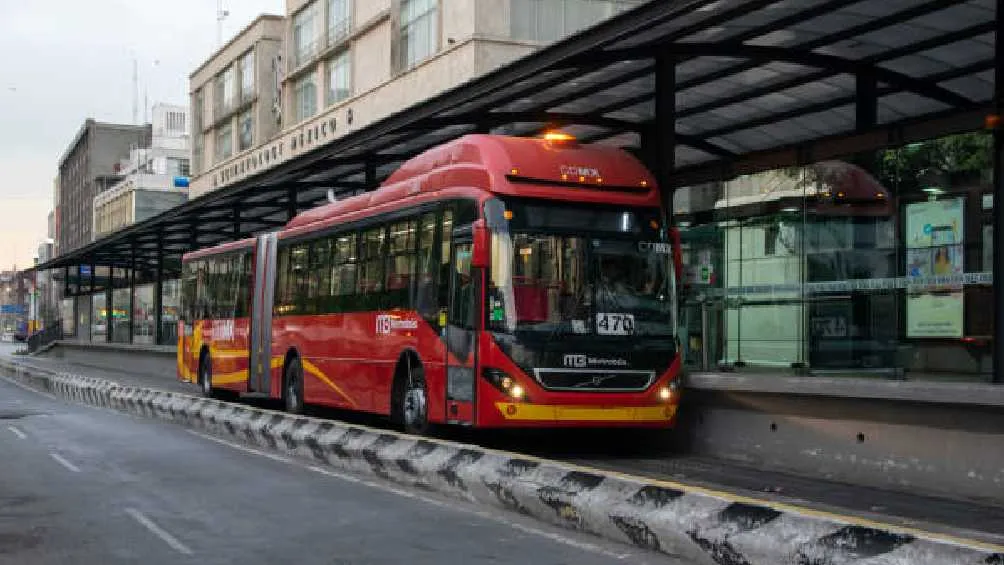 El Metrobús es uno de los transportes públicos más usados en la CDMX/Pixabay