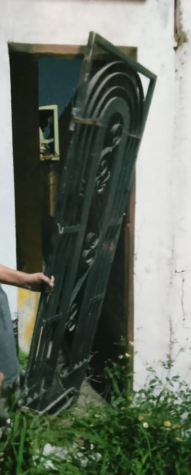 El rapero Millonario causó destrozo en propiedad privada / Redes Sociales