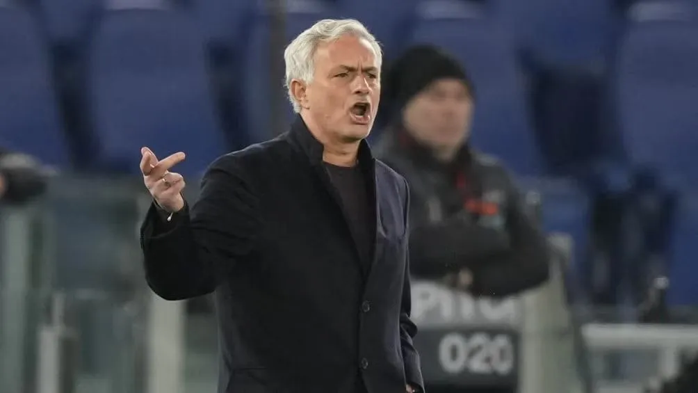 Mourinho tiene contrato vigente con Fenerbahce