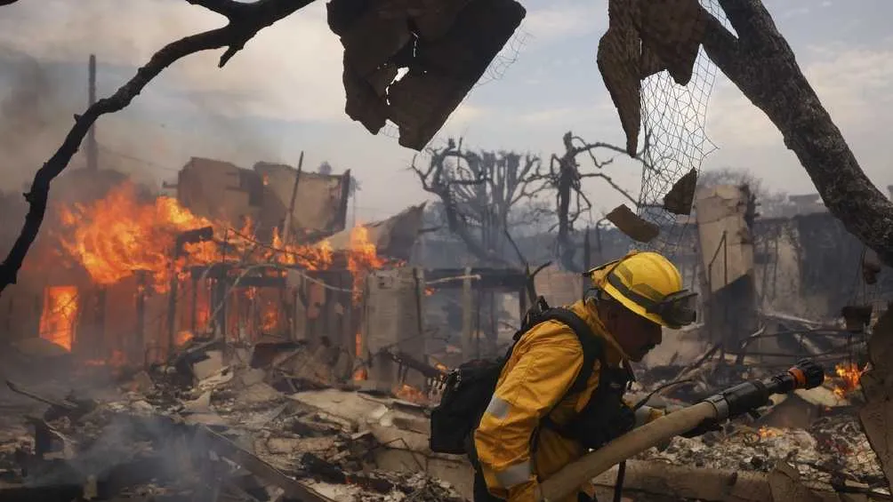 Los incendios en California han dejado casi 30 muertos/AP