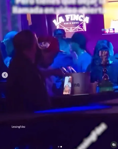 Con todo y su videovigilancia, el hombre se aventó sus cervezas 'bien muertas' / Redes Sociales