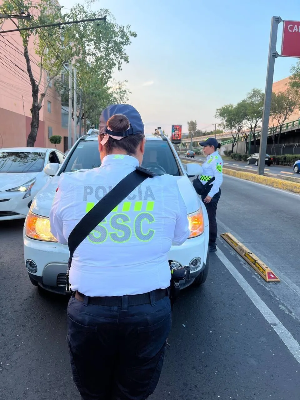 Lo mejor es traer el auto en buenas condiciones / FB: @MetrobusCDMX