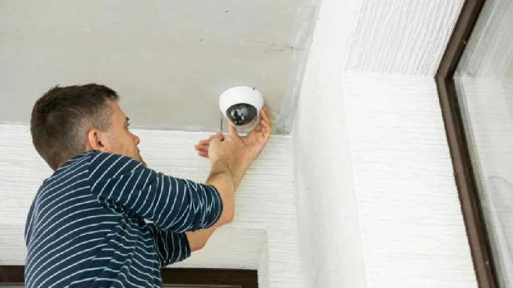 La gente instala cámaras como una medida de seguridad extra/Pixabay