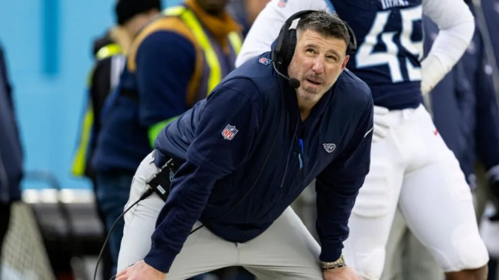 Vrabel es el elegido para el puesto de HC de los Pats | AP