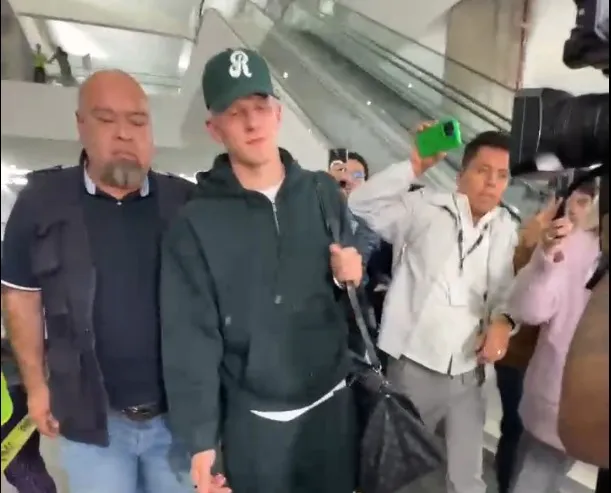 Así fue la llegada de Mateusz Bogusz