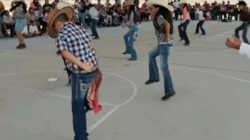 Los festivales en escuelas deberán supervisarse para evitar los narcocorridos / Redes Sociales