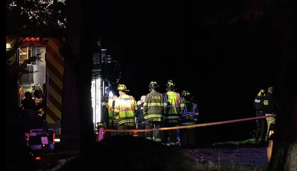 Los cuerpos de emergencia lograron recuperar los cuerpos de tres personas / Redes Sociales