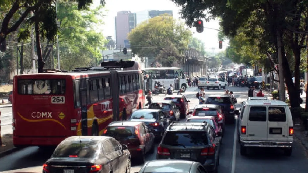 Continúa el programa Hoy no Circula en la CDMX/iStock