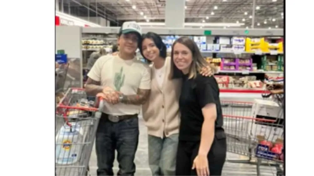 A muchos les llamó la atención lo que llevaban los artistas en su carrito/TikTok