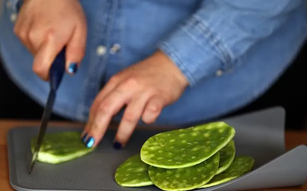 La persona más rápida para limpiar nopales será la ganadora / Redes Sociales