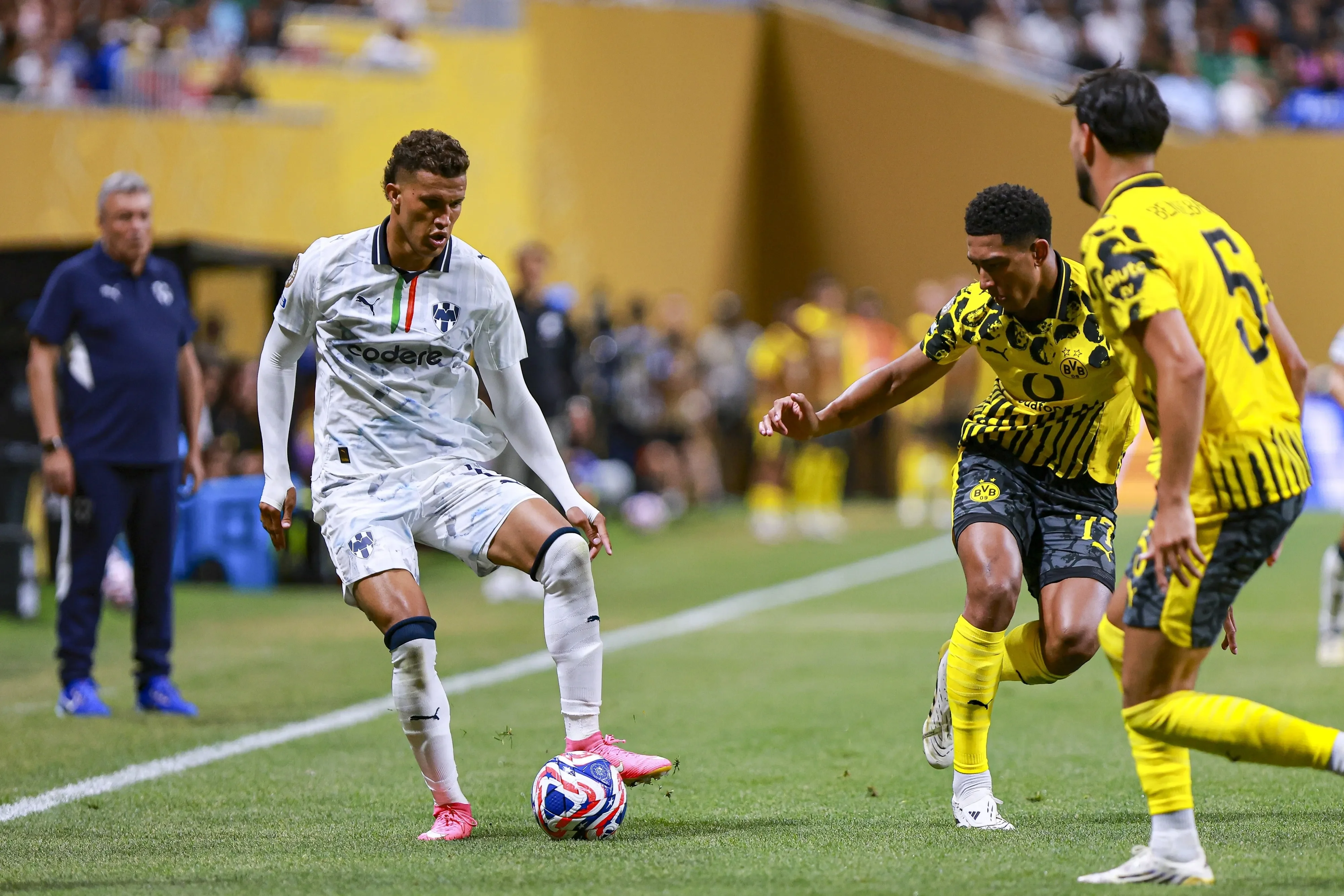 Deossa durante un partido en el Mundial de Clubes | MEXSPORT