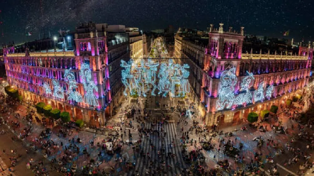 El Zócalo se vuelve una fiesta en las fechas de Día de Muertos/Pixabay