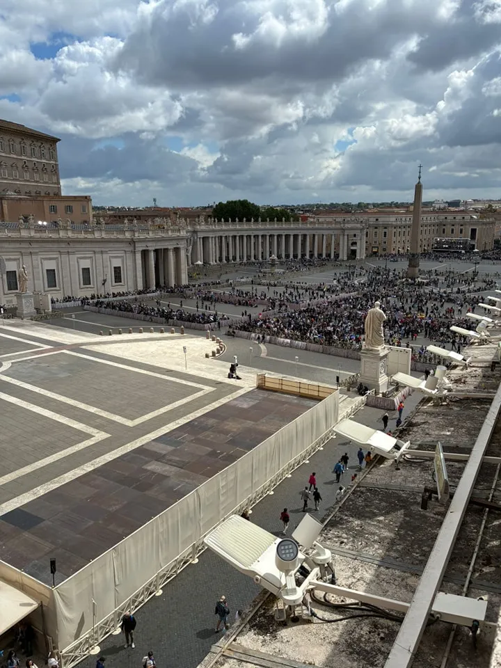 La gente continúa atenta a las votaciones de los cardenales / Redes Sociales