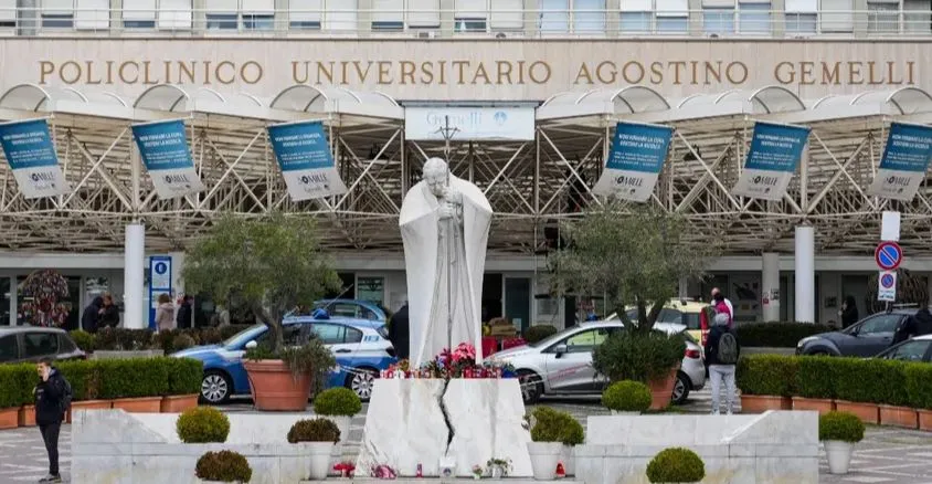 El papa Francisco sigue en el hospital Gemelli de Roma / Rede Sociales