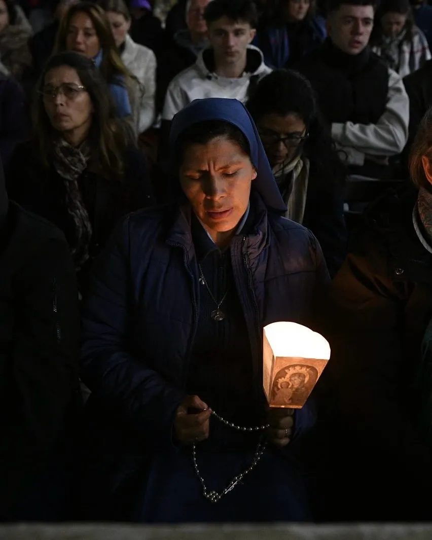 La gente ha estado al pendiente de la salud del papa Francisco / Redes Sociales