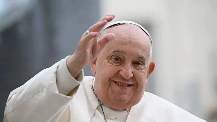 El pontífice continúa trabajando por las tardes desde la clínica / Redes Sociales