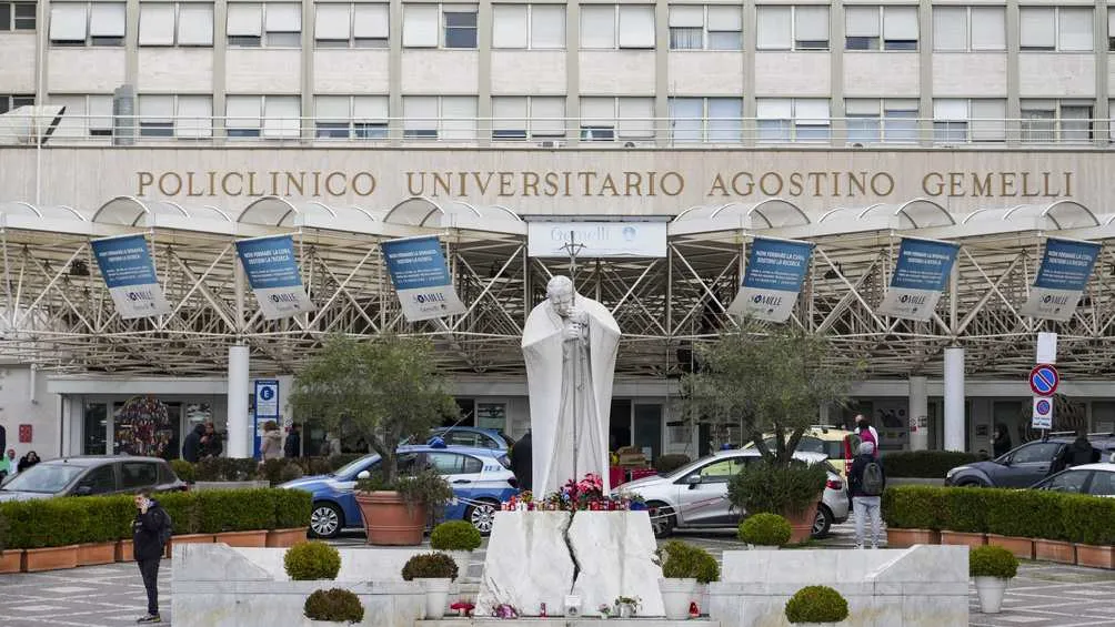 Desde el pasado 14 de febrero el Papa fue internado en un hospital de Roma/AP