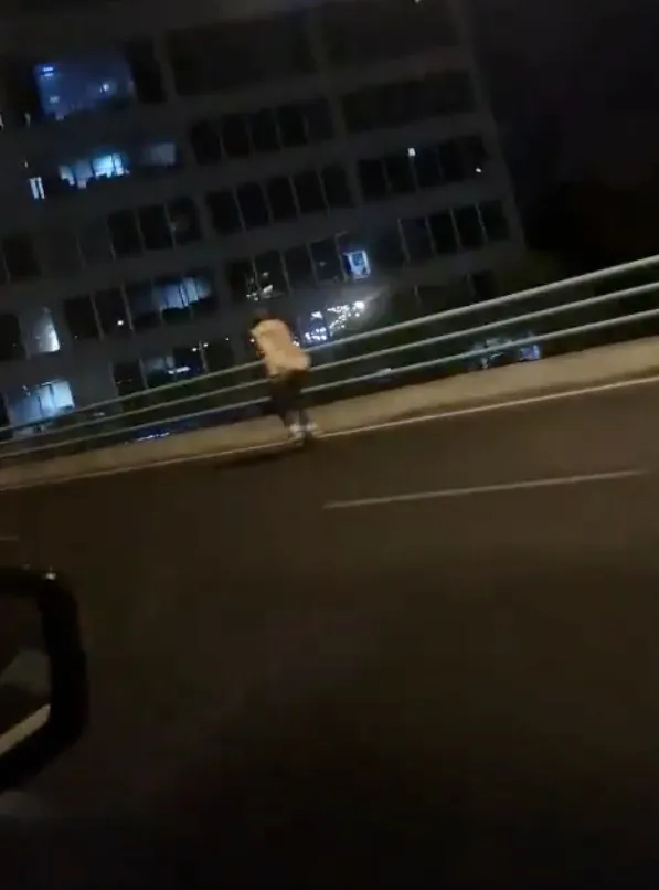 Con total irresponsabilidad circulaban de noche por el Periférico / Especial