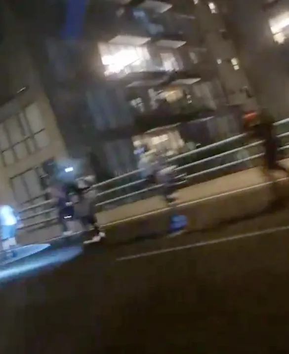 Los patinadores solo portaban unas luces para no ser arrollados / Especial