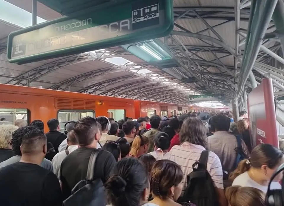 Hasta el momento las autoridades trabajan para acabar con los pinchazos en el transporte / Redes Sociales