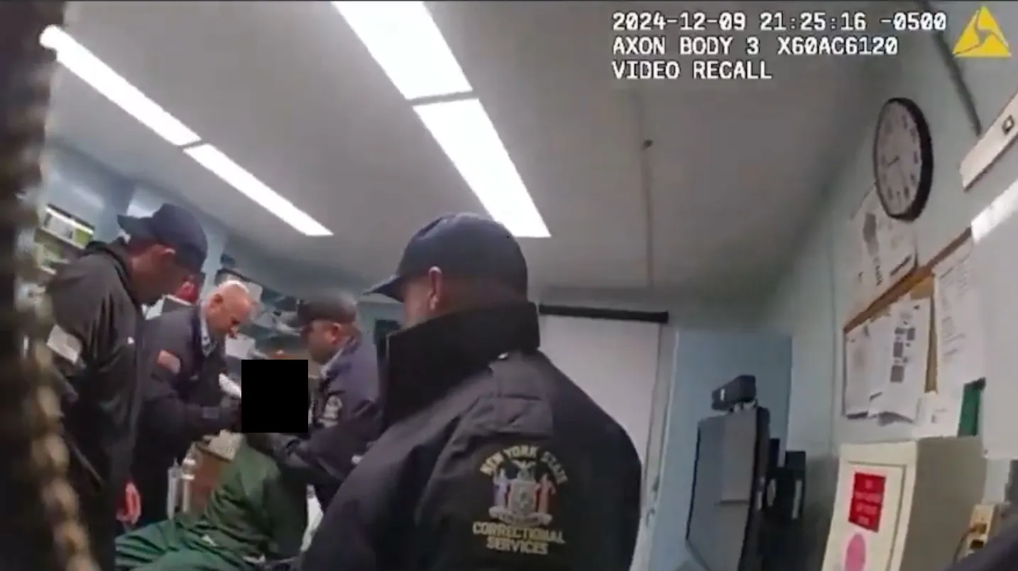 Robert Brooks, de 43 años, fue el hombre golpeado por los guardias / Especial