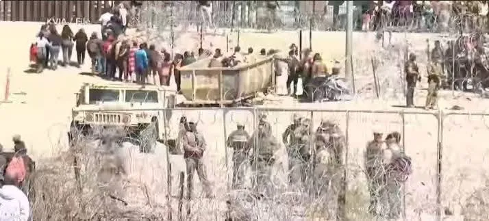 El paso de los migrantes se complica con la presencia del ejército / Redes Sociales