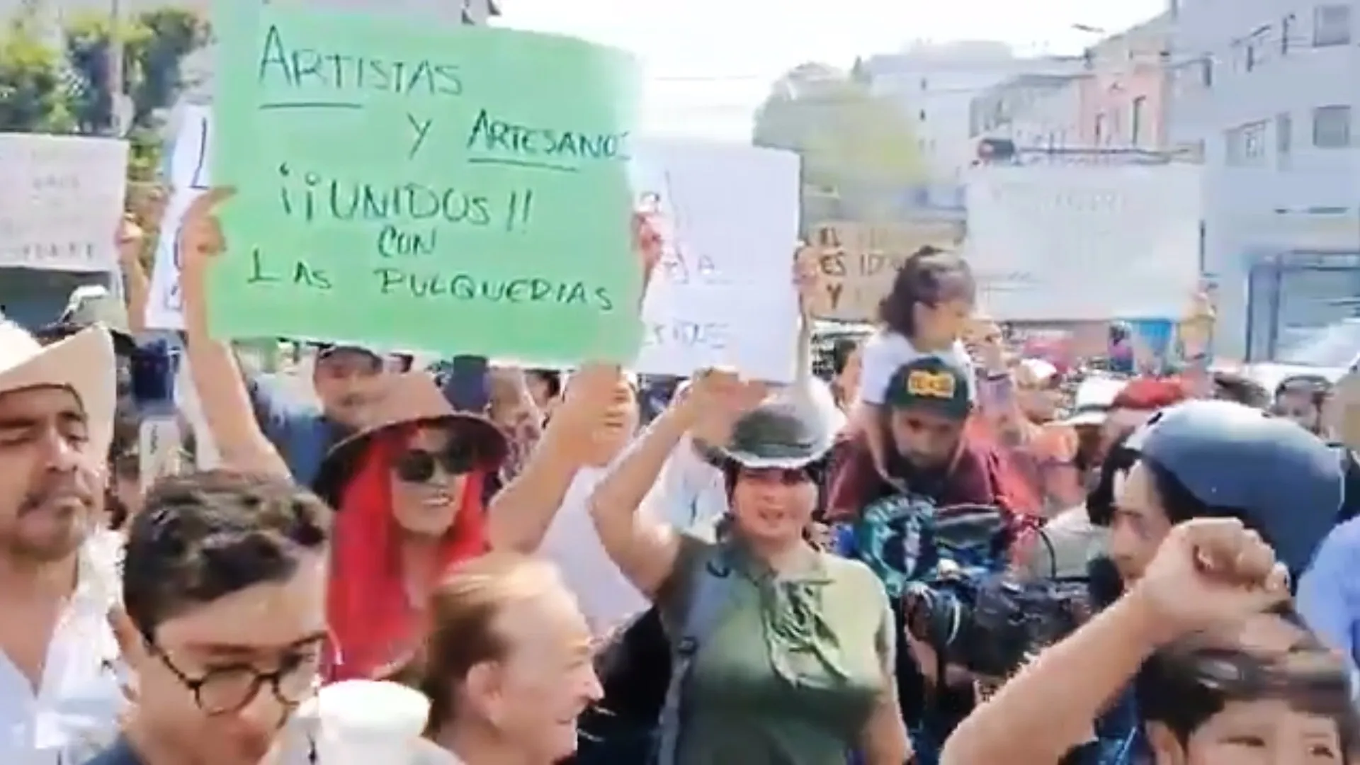 Los vendedores de pulque afirma que ellos deben de estar en otro rubro / Redes Sociales