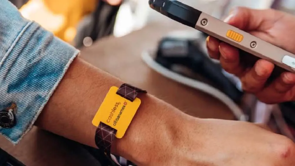 Los eventos por organizados por Ocesa dejará de usar las pulseras cashless/Pixabay