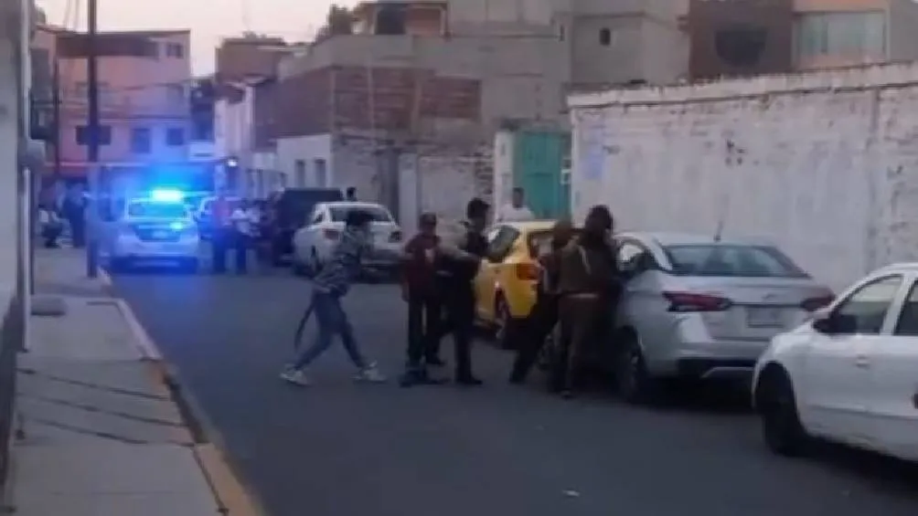 De acuerdo con los primeros reportes de la Guardia Civil, las autoridades acudieron a la calle Cuauhtémoc, ubicada en la zona centro del municipio de Tecámac/Redes Sociales