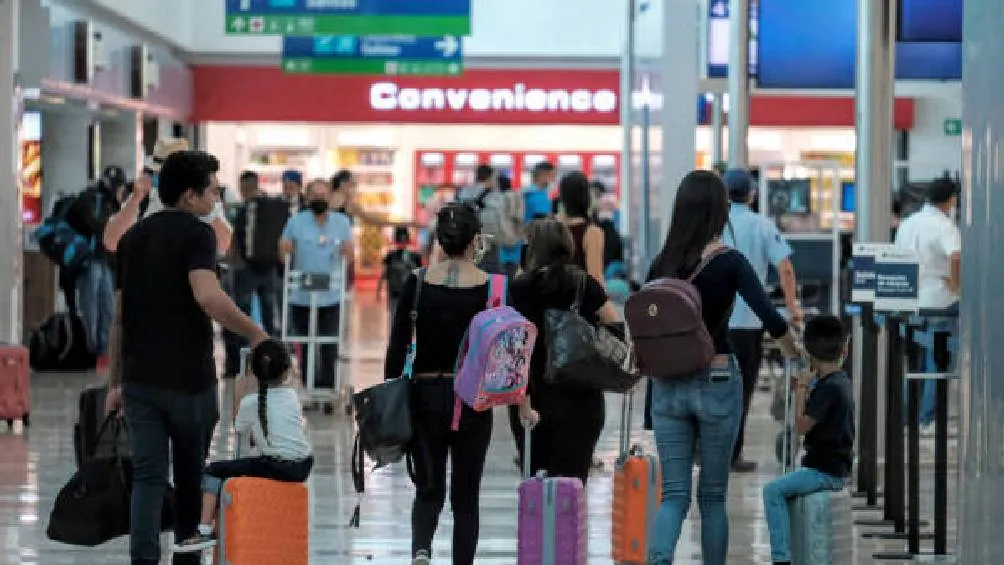 Aunque sorprende a los consumidores, la sobreventa de vuelos es una practica legal en México/iStock