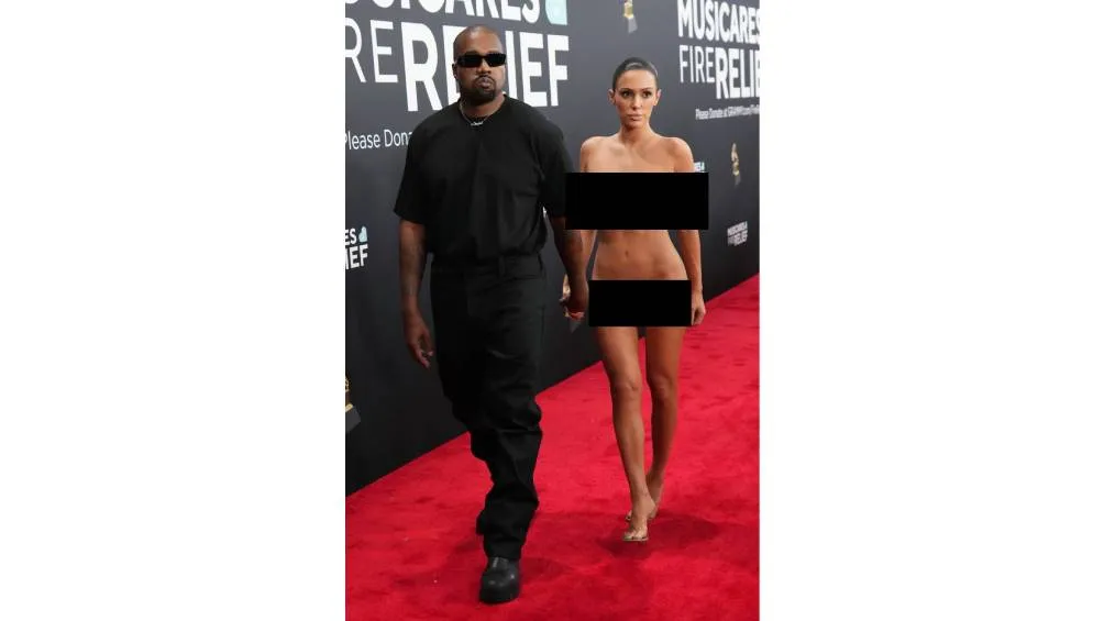 La pareja generó un momento polémico en la gala.| AP