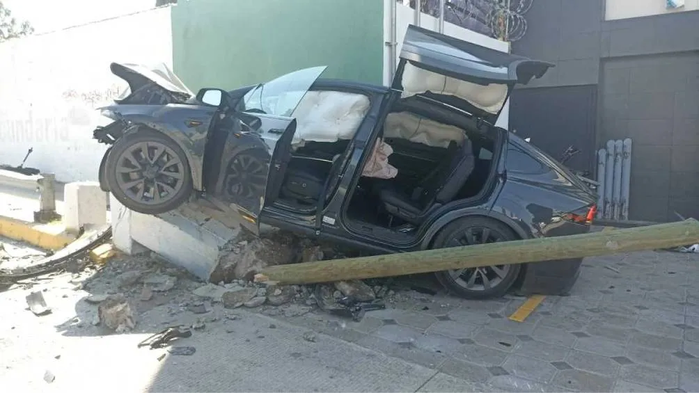El accidente tuvo lugar en la Calzada Zavaleta y la 43 Sur. / RS