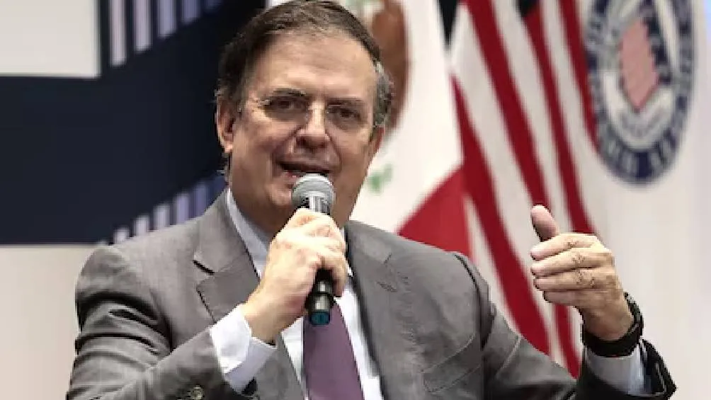 Ebrard informó que General Motors (GM) aprovechará capacidades inactivas en EE.UU. sin cesar operaciones en México. | EFE