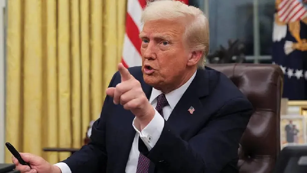 El mandatario busca implementar un 25% de aranceles en México y Canadá. | Reuters