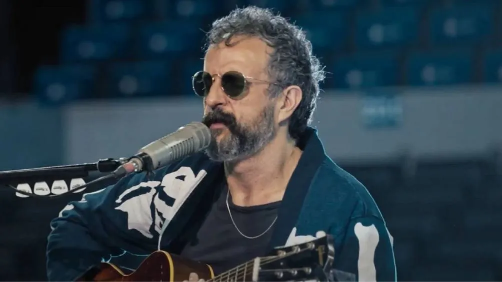 Tito Fuentes no podrá participar en el Festival Vive Latino 2025 debido a problemas de salud. / RS