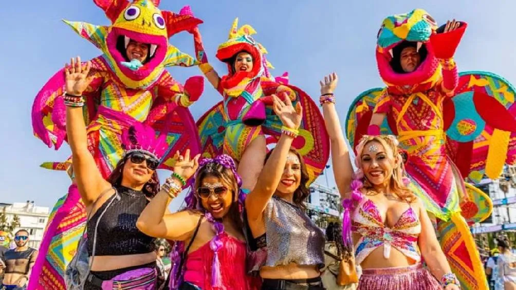 Se permite la entrada de artículos como bolsas pequeñas, mochilas de un solo compartimento. / EDC México