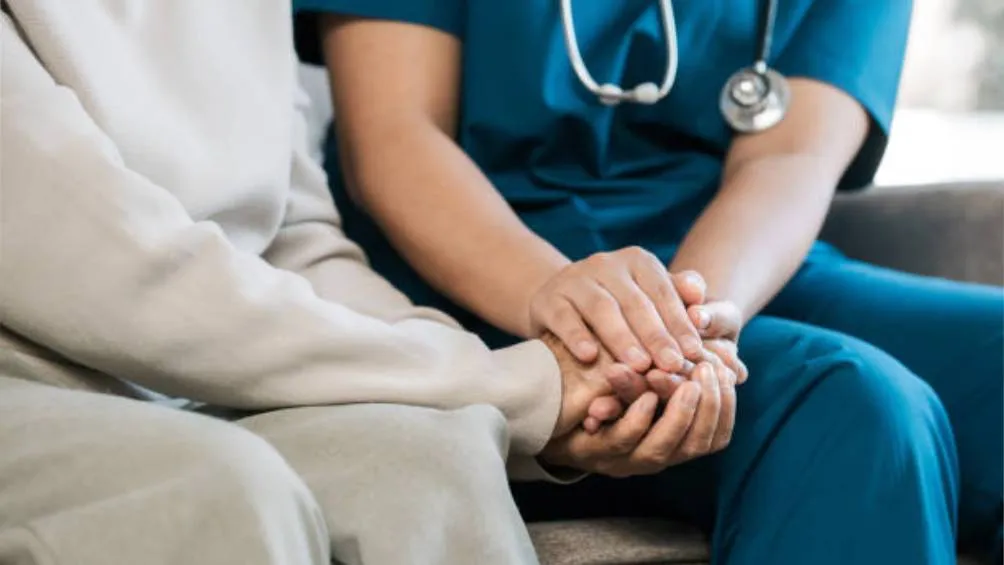 Si no cuentas con trabajo formal, aún puedes acceder a los servicios del IMSS. / iStock