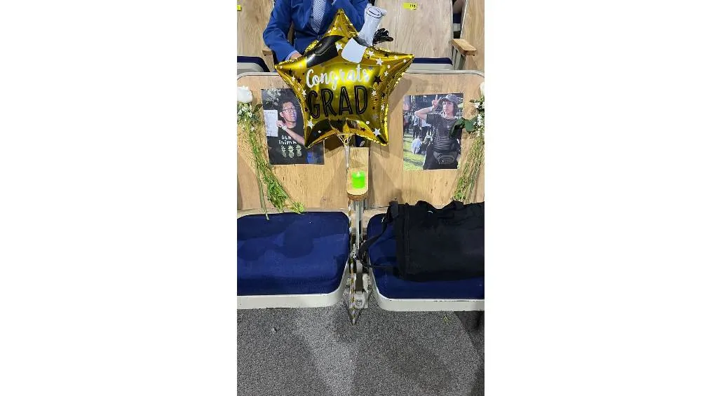 En memoria de Berenice Giles y Miguel Ángel. / IG: miguel_hernandezh