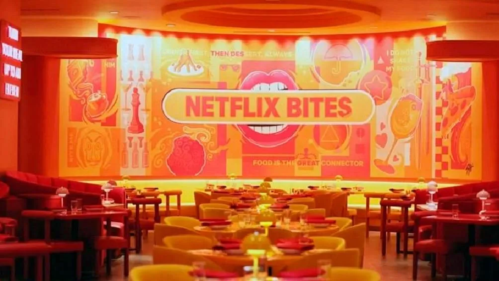 Ofrece platos y bebidas inspirados en títulos populares de la plataforma./ Netflix