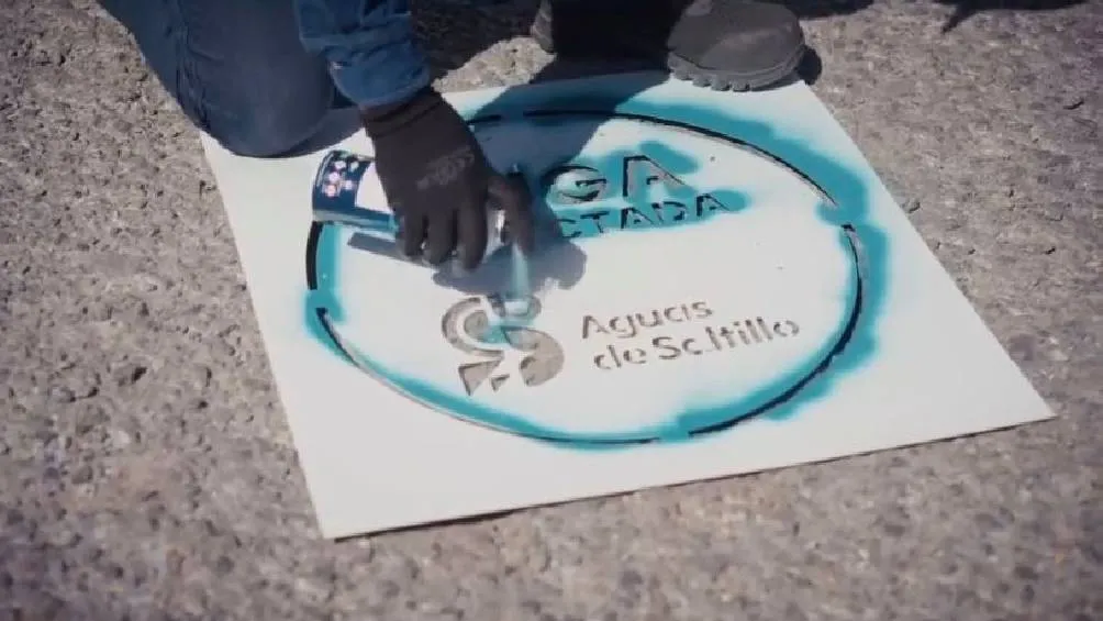 Tras la señalización de Manchas, equipos técnicos localizan y reparan fugas para evitar la pérdida de agua. / IG: saltillogob