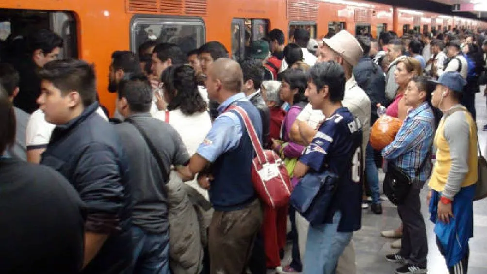 El Metro de la Ciudad de México transportó 176.86 millones de pasajeros en 2024. | iStock