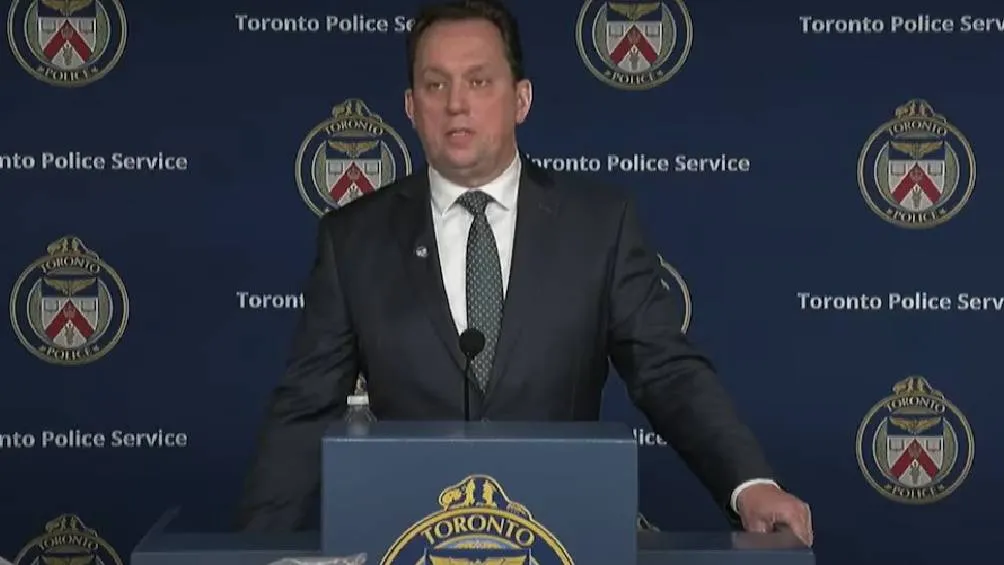 Seis personas han sido arrestadas por cargos de posesión de sustancias con fines de tráfico: dos mexicanos. | Captura de pantalla