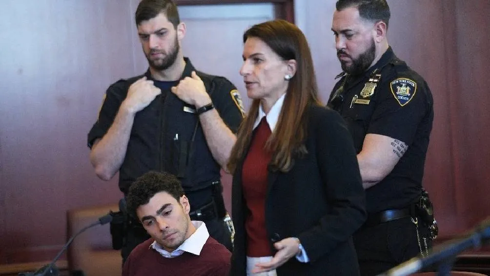 Las autoridades afirman que Mangione mató a Brian Thompson mientras este se dirigía a una conferencia de inversores en el centro de Manhattan.| AP