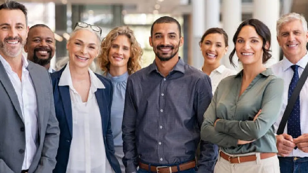 Estudios de Harvard sugieren que hasta un 30% de los empleos administrativos podrían ser automatizados para 2030. / Pixabay