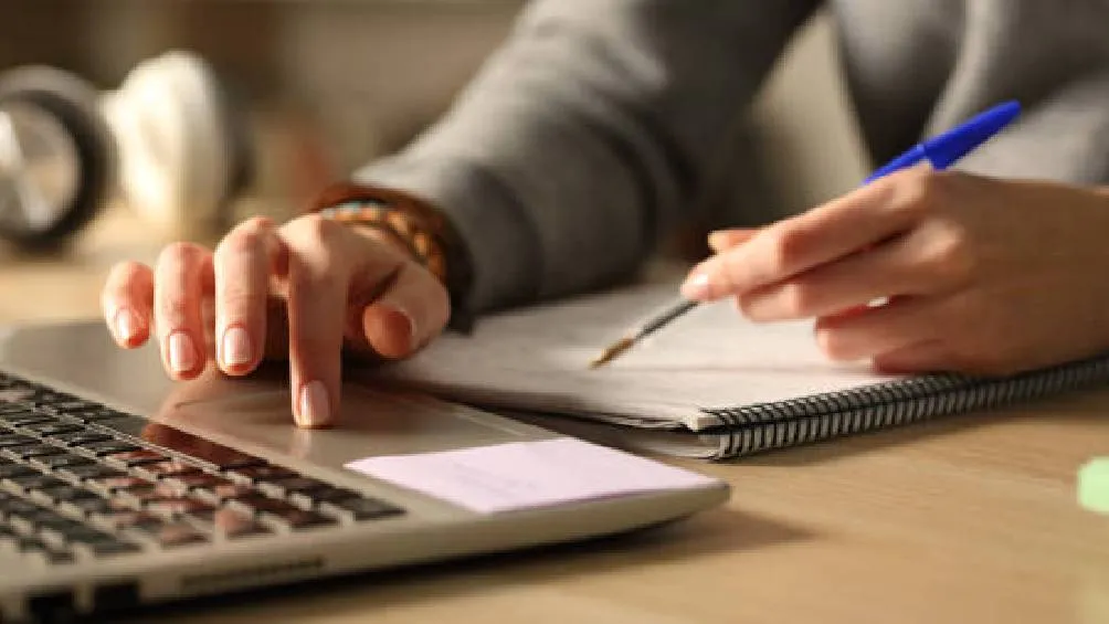 Esta modalidad ha permitido que más de 300,000 de ellos finalicen sus estudios de Educación Media Superior. | Pixabay