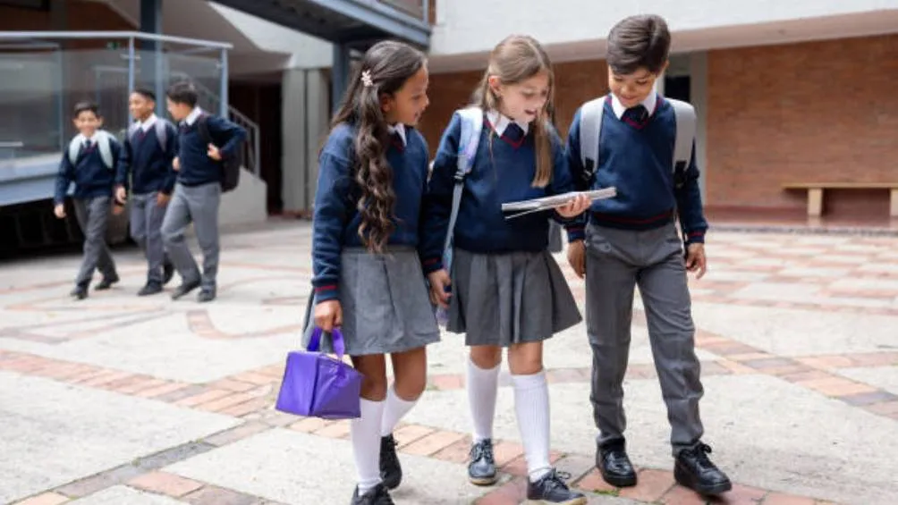 El ciclo escolar 2024-2025 colcluye oficialmente en un par de semanas / iStock